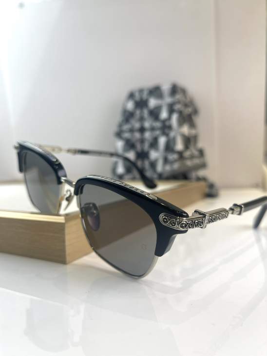 Picture of Chrome Hearts Sunglasses _SKUfw76513143fw